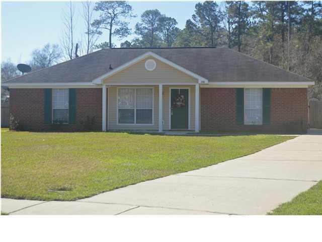Built in 2005, this Adorable 3/2 is in Move-In Con