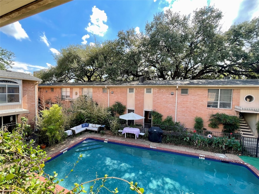 For Rent $1,200/month