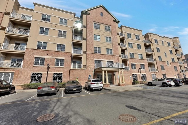 3401 Windsor Park Ct unit 401, Englewood, NJ 07631 - photo 1