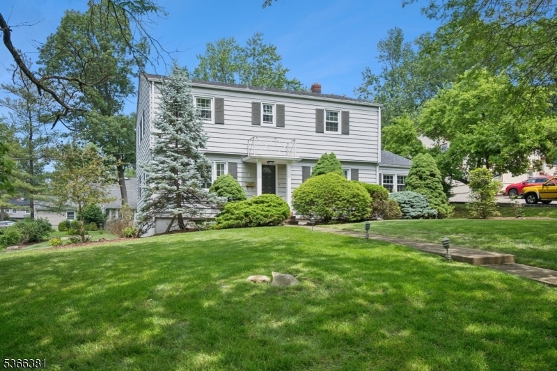 1 Hillary Ct, Livingston, NJ 07039 - photo 1