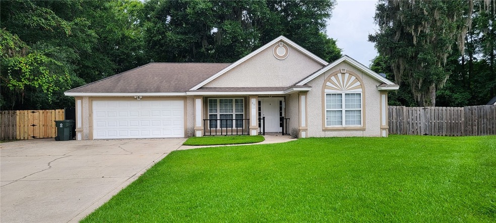 Front view of home on the cul-de-sac.
