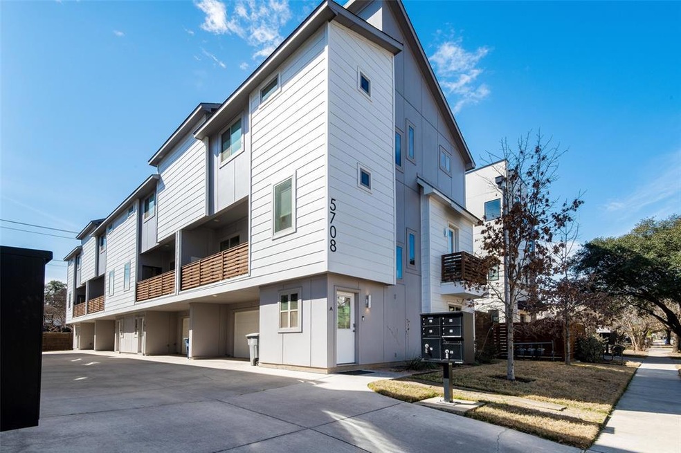 5708 Bryan Pkwy unit A, Dallas, TX 75206 - photo 1
