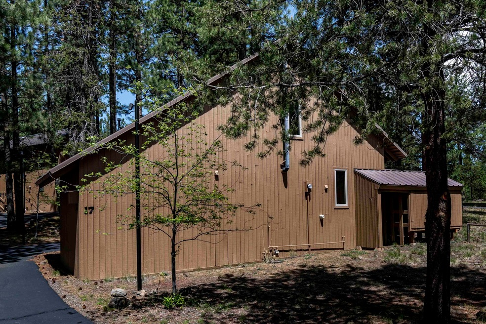17673 Cluster Cabin Ln unit 25, Sunriver, OR 97707 - photo 1
