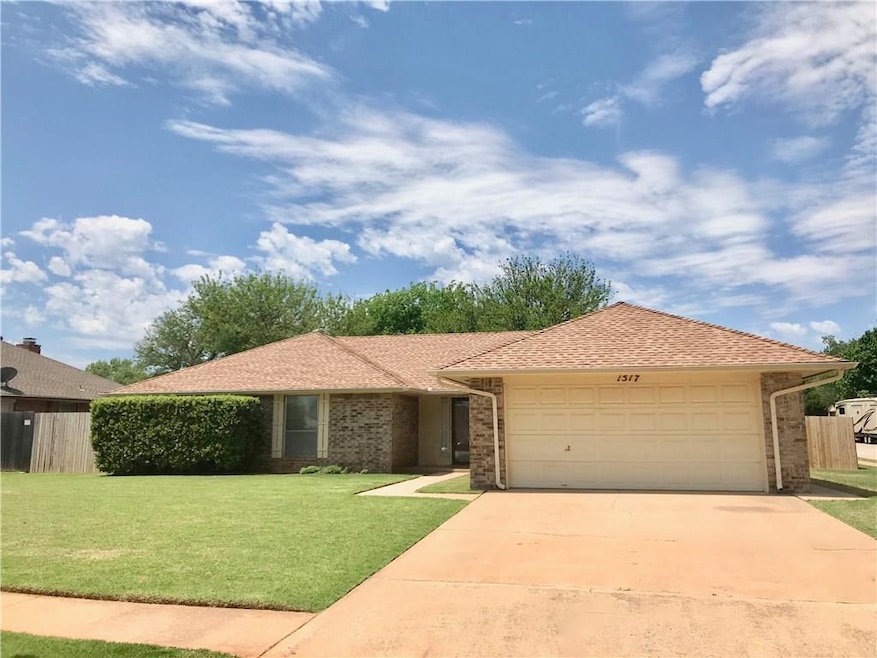 1517 Old Mill Rd, Moore, OK 73160 - photo 1