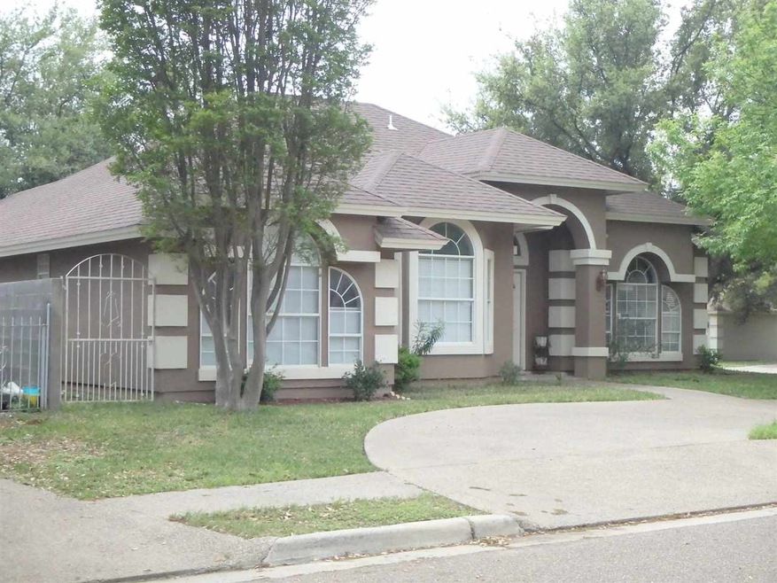 501 Pine Sisken St, Laredo, TX 78045 - photo 1