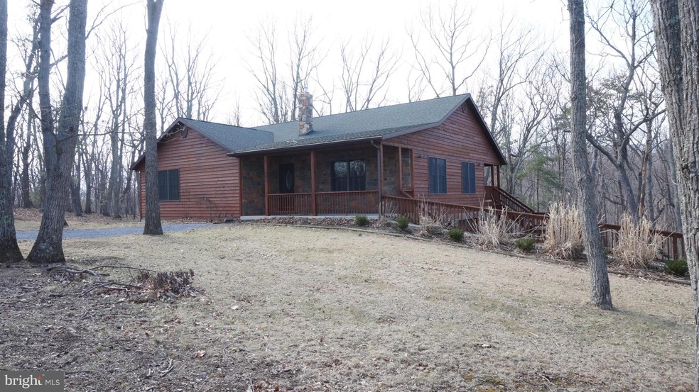 406 Colonial Dr, Berkeley Springs, WV 25411 - photo 1