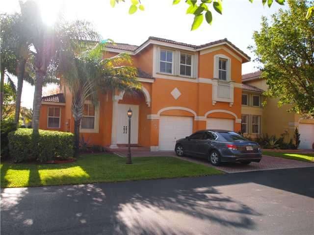 4873 NW 109 Pa, Doral, FL 33178 - photo 1