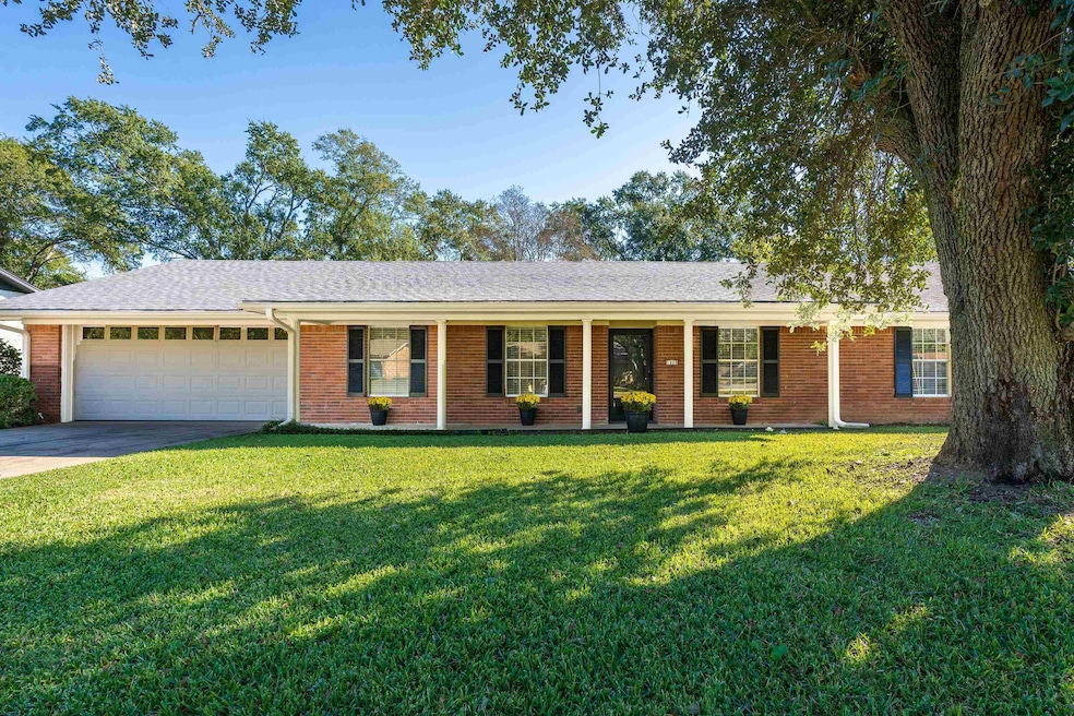 1900 Beth Dr, Longview, TX 75605 - photo 1