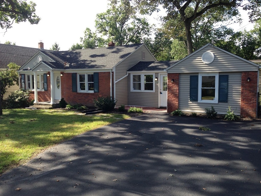 244 Draper St, Springfield, MA 01108 - photo 1