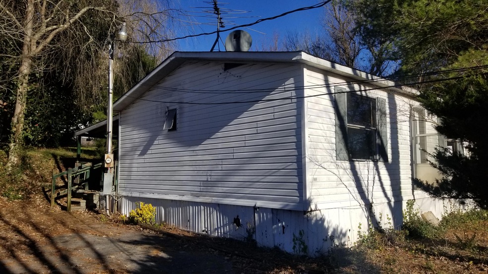 1966 King Springs Rd, Johnson City, TN 37601 - photo 1