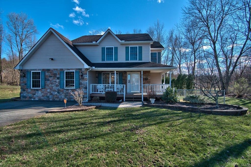 817 Keene Way, Stroudsburg, PA 18360 - photo 1