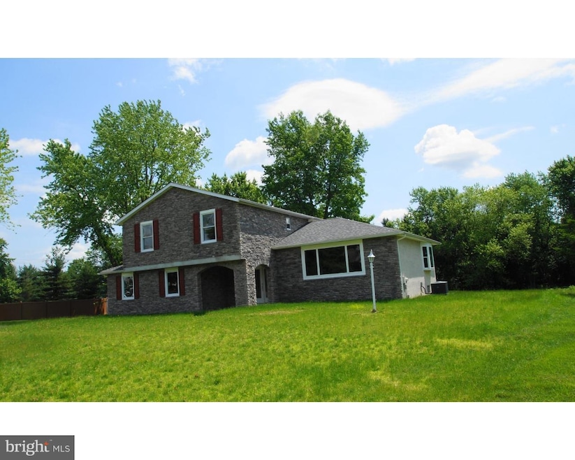 82 Watergate Dr, Feasterville Trevose, PA 19053 - photo 1