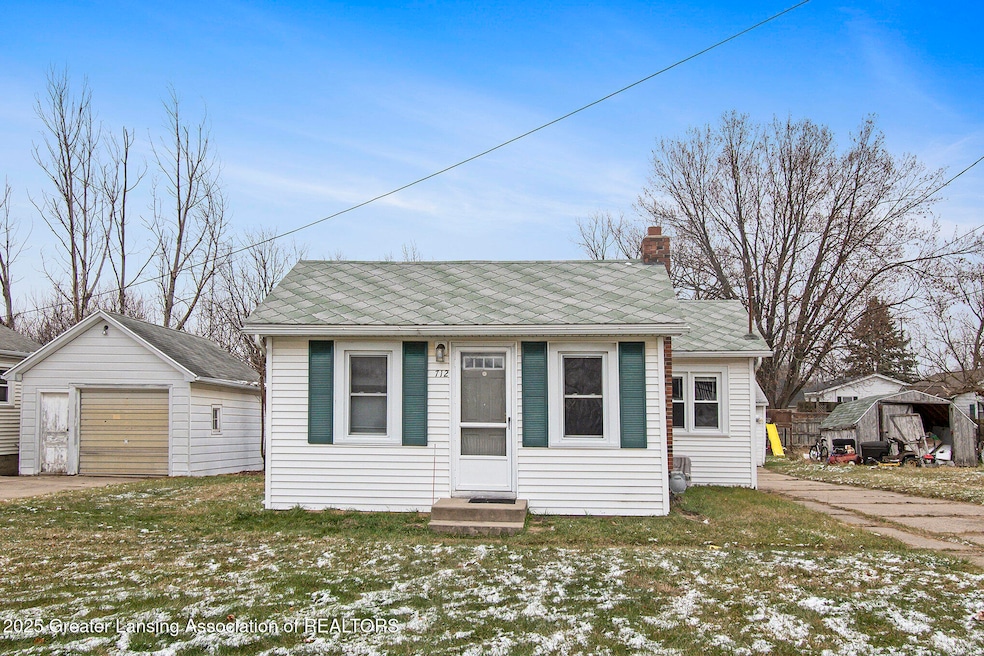 712 W Sheridan Rd, Lansing, MI 48906 - photo 1
