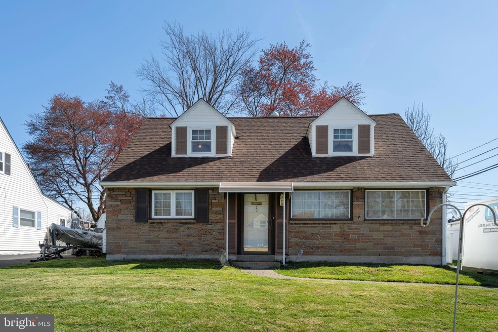 1016 Dale Rd, Secane, PA 19018 - photo 1