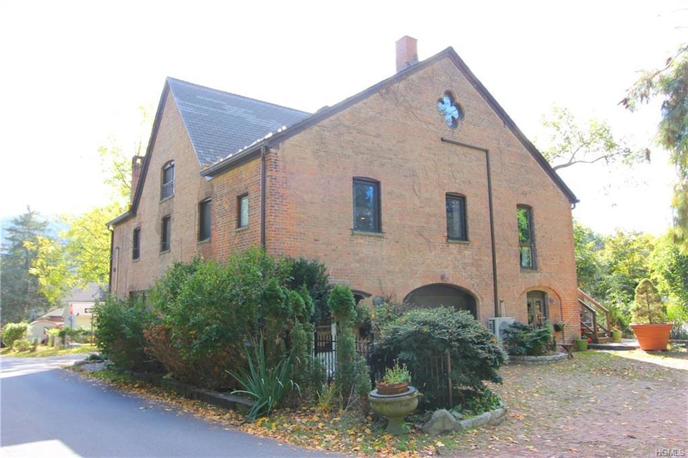 9 Spruce St, Cornwall On Hudson, NY 12520 - photo 1