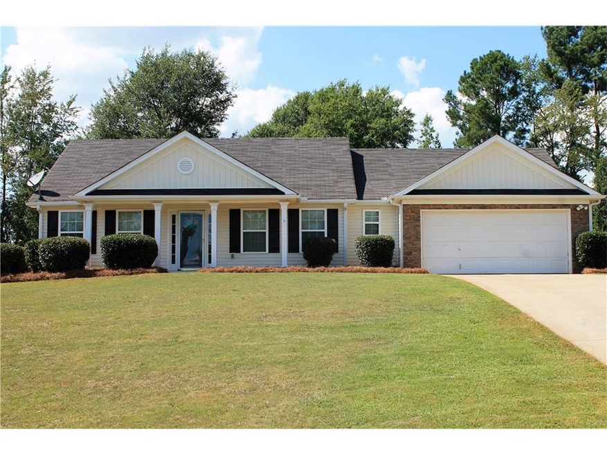 Vinyl siding for low maintenance. Brand new carpet