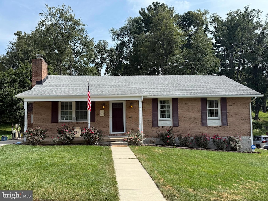 1018 Saxon Hill Dr, Cockeysville, MD 21030 - photo 1