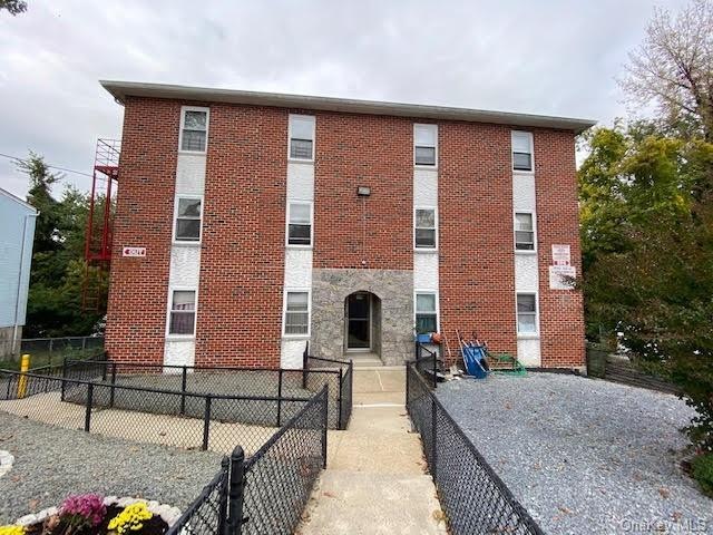 199 Hoover Rd unit 3F, Yonkers, NY 10710 - photo 1
