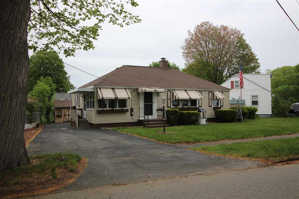 726 Colonial Dr, Portsmouth, NH 03801 - photo 1