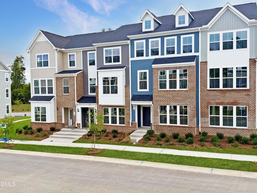 355 Chesapeake Commons St unit 112, Garner, NC 27529 - photo 1