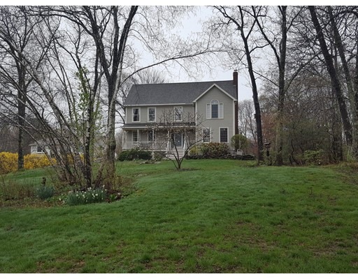 4 Blue Ribbon Ln, Medway, MA 02053 - photo 1