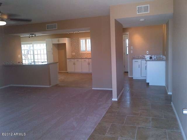 Phoenix-20120806-00367