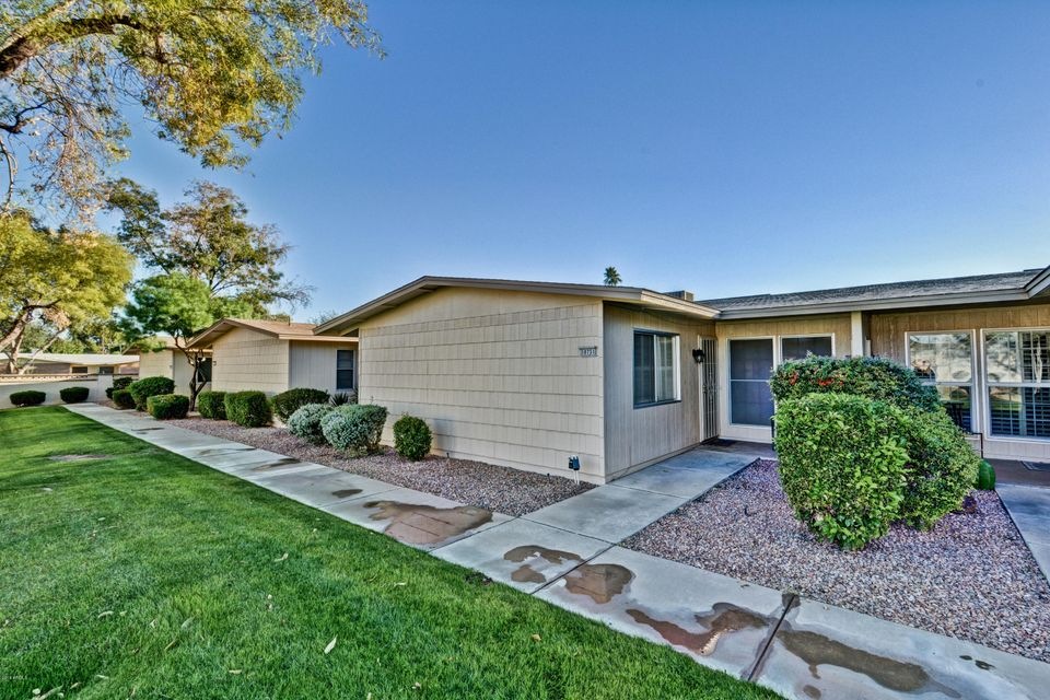 10731 W Santa fe Dr, Sun City, AZ 85351 - photo 1
