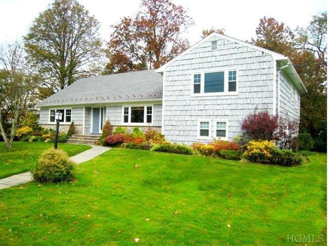 1012 Constable Dr, Mamaroneck, NY 10543 - photo 1