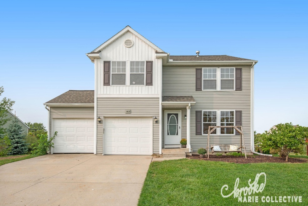 1633CrescentPointDrSE-48