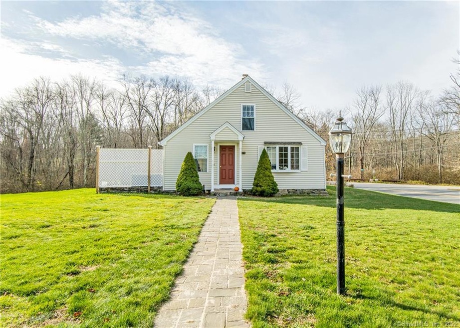 240 Hampton Rd, Pomfret Center, CT 06259 - photo 1