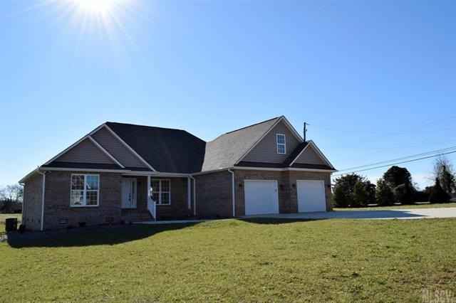 884 Clear Creek Cir, Lincolnton, NC 28092 - photo 1