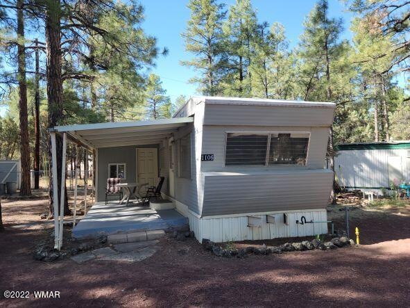 1106 N 43rd Loop