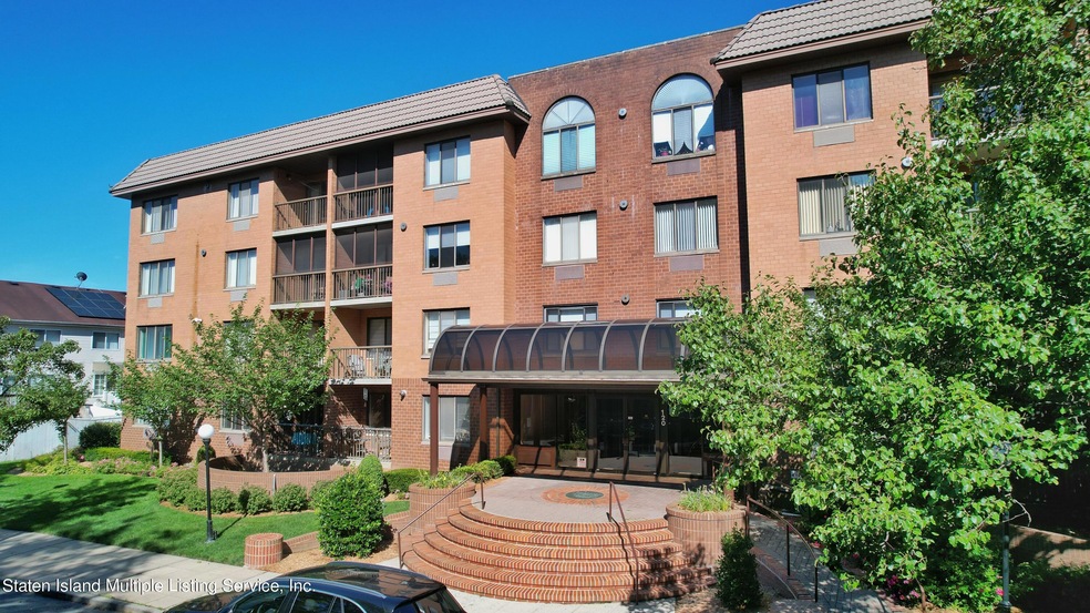 Chestnut Hill at Essex Park unit 1C, Staten Island, NY 10314 - photo 1