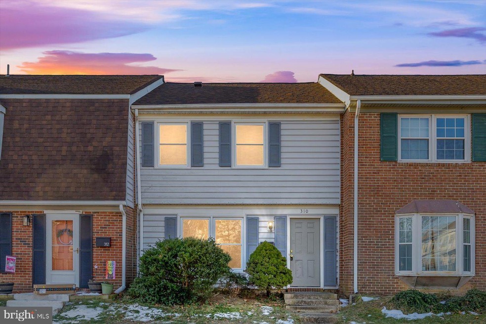 310 Garfield Ct unit 4, Fredericksburg, VA 22408 - photo 1