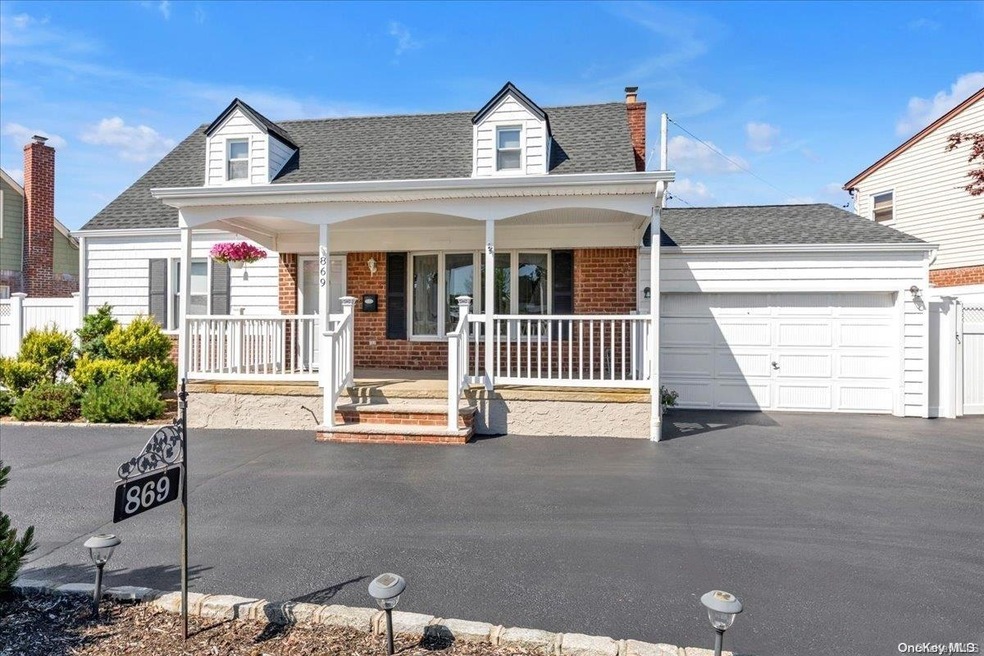 869 Center Dr, Franklin Square, NY 11010 - photo 1