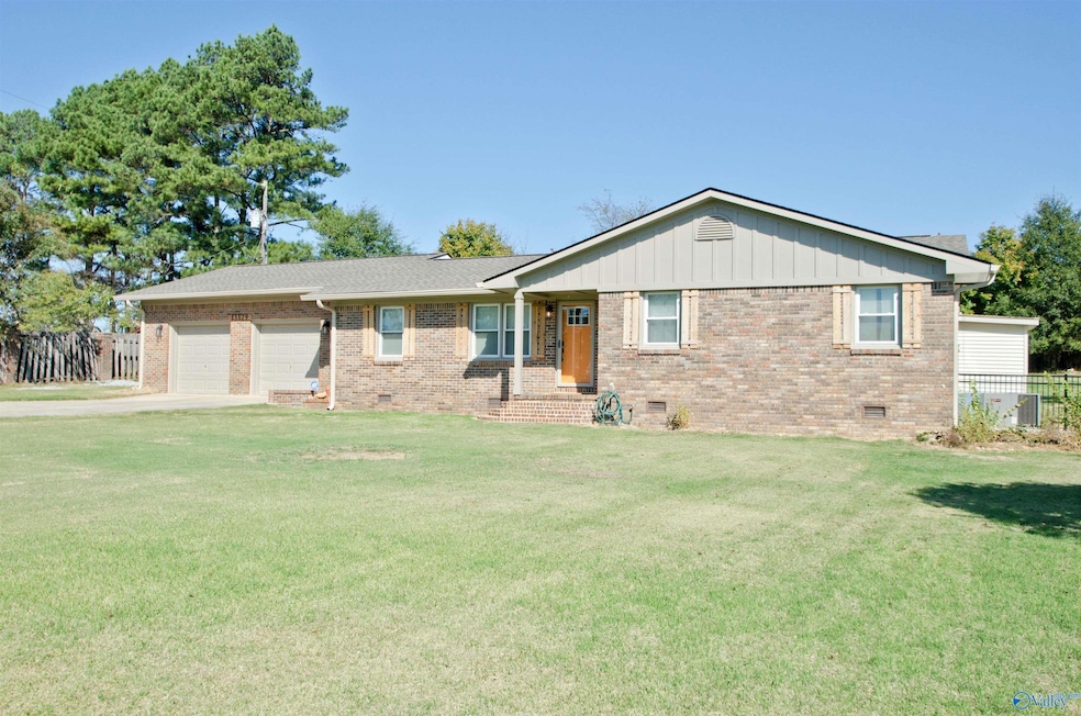 15579 Quinn Rd, Athens, AL 35611 - photo 1