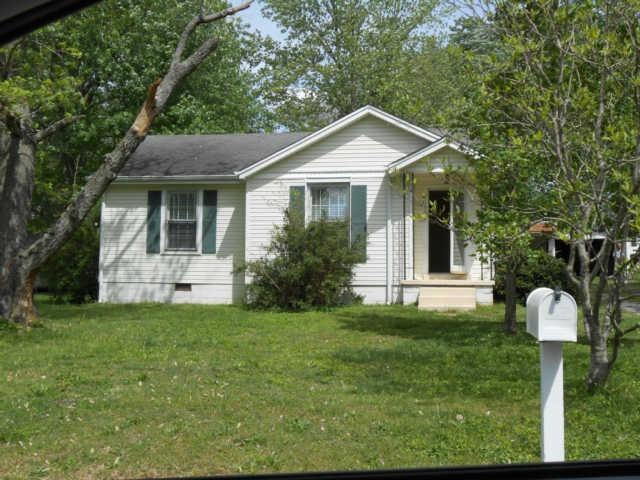 1902 Springdale Ave, Shelbyville, TN 37160 - photo 1