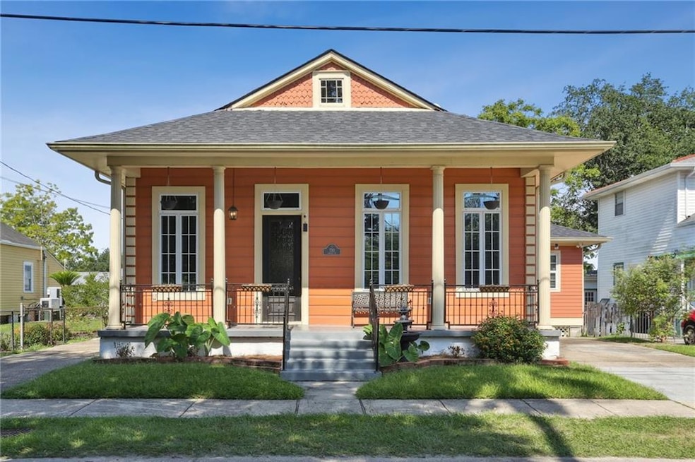 730 Angela St, Arabi, LA 70032 - photo 1