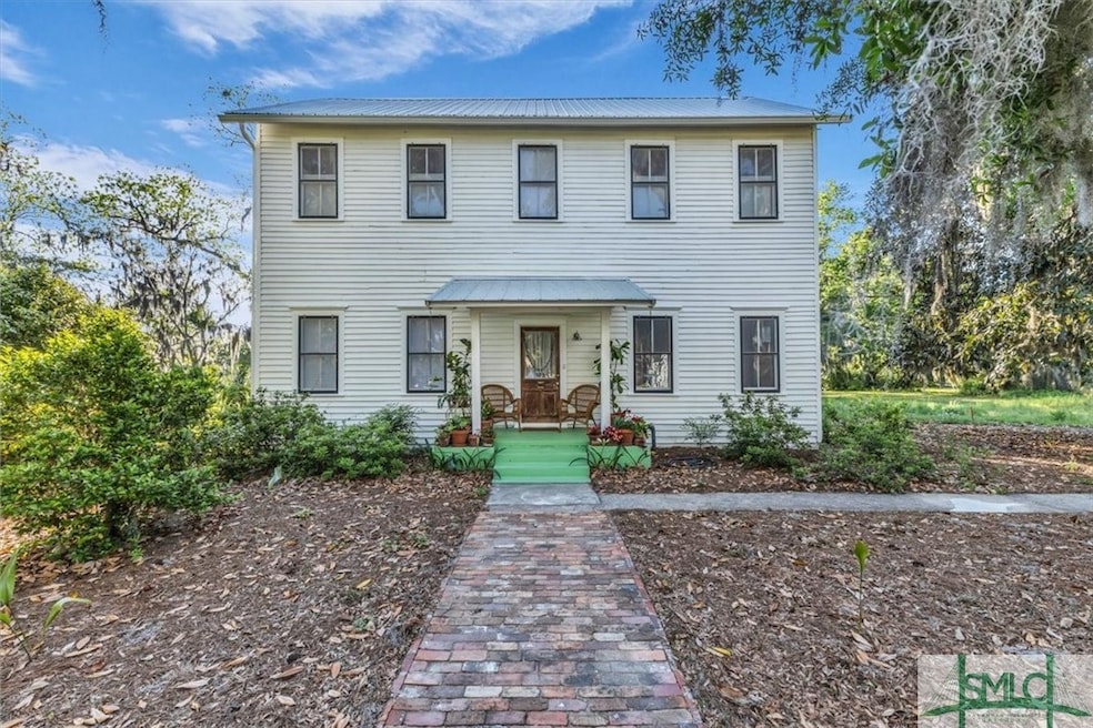 502 Franklin St, Darien, GA 31305 - photo 1