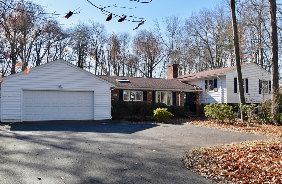 200 W Pomeroy Ln, Amherst, MA 01002 - photo 1