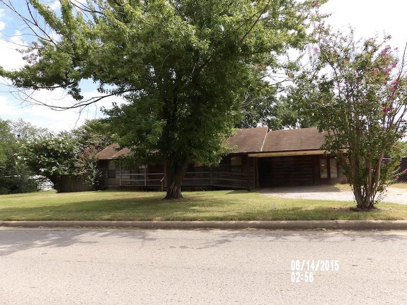 1815 W Rosa St, Shawnee, OK 74804 - photo 1