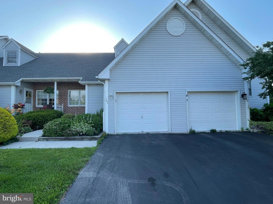 167 Hunters Trail unit 2, Gettysburg, PA 17325 - photo 1