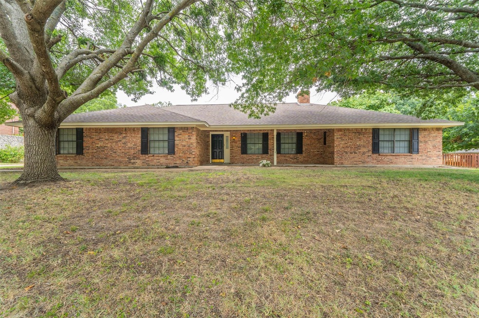 105 Oriole St, Weatherford, TX 76086 - photo 1
