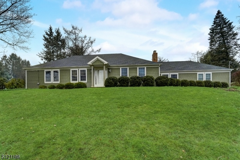 10 N Linden Ln, Mendham, NJ 07945 - photo 1