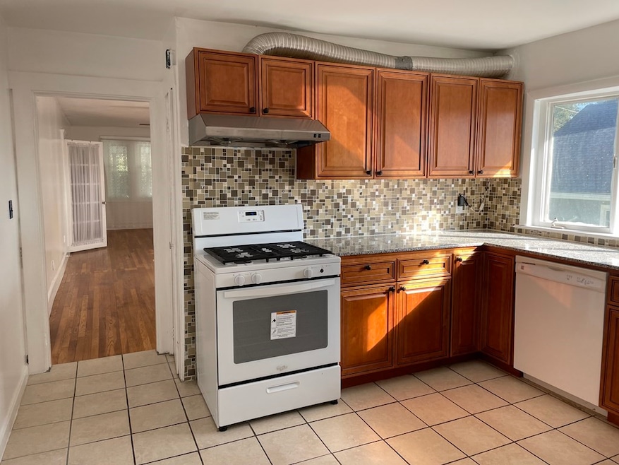 38 Hemlock St unit 2, Arlington, MA 02474 - photo 1