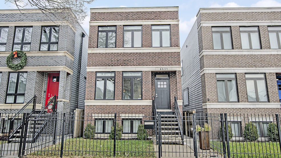 4631 S Champlain Ave, Chicago, IL 60653 - photo 1