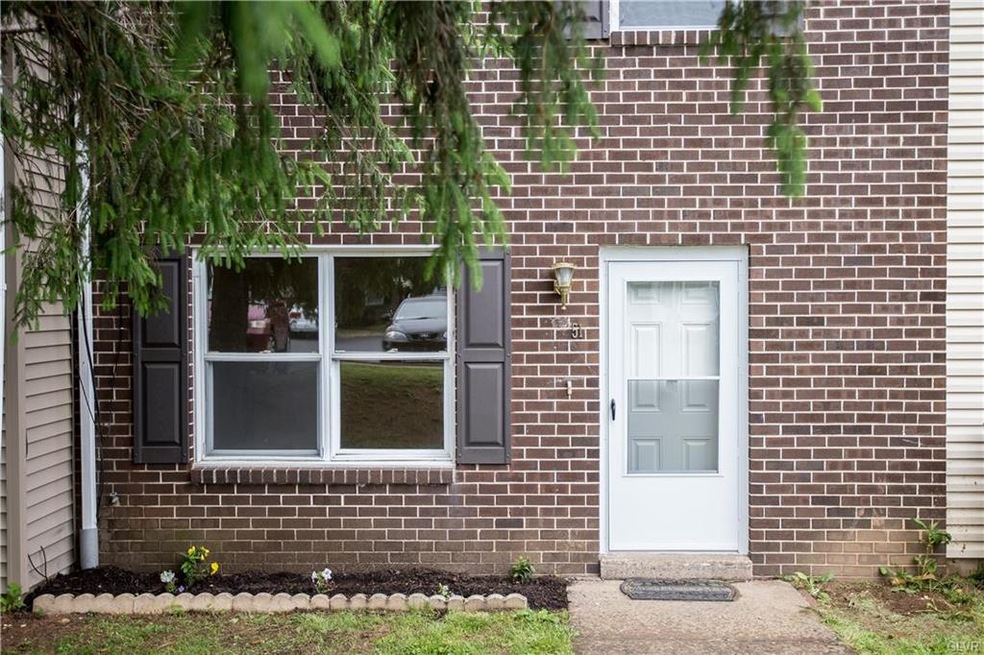 51 Eisenhower Cir, Whitehall, PA 18052 - photo 1