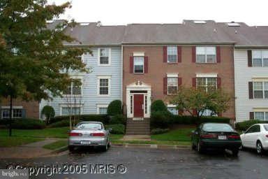 12102 Greenway Ct unit 226, Fairfax, VA 22033 - photo 1