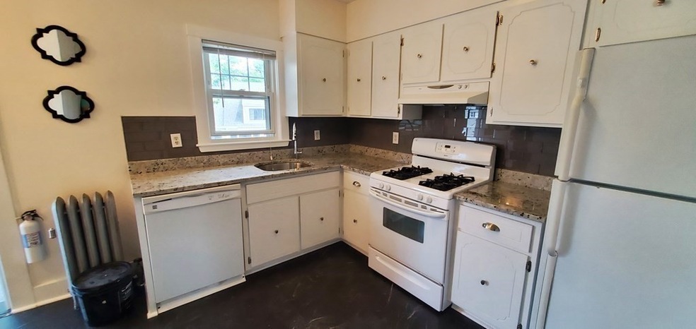 114 Tolman St unit 116, West Newton, MA 02465 - photo 1