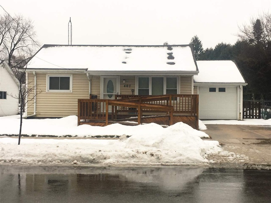 Two Bedroom Home in Appleton with Attached Garage 